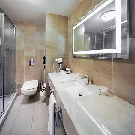 Otel Titanic Comfort Sisli