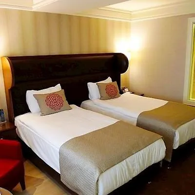 Titanic Comfort Sisli 3*