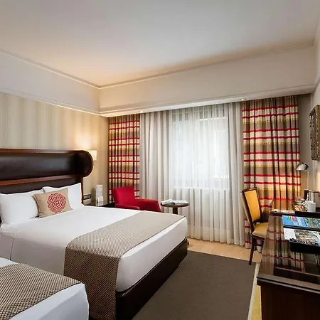 מלון Titanic Comfort Sisli