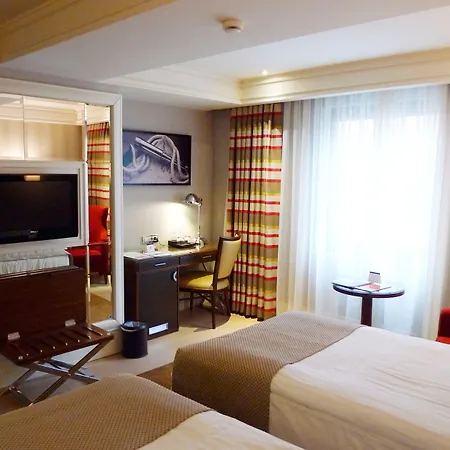 Titanic Comfort Sisli מלון 3*