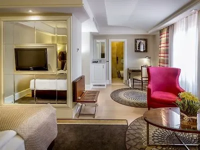 Titanic Comfort Sisli מלון